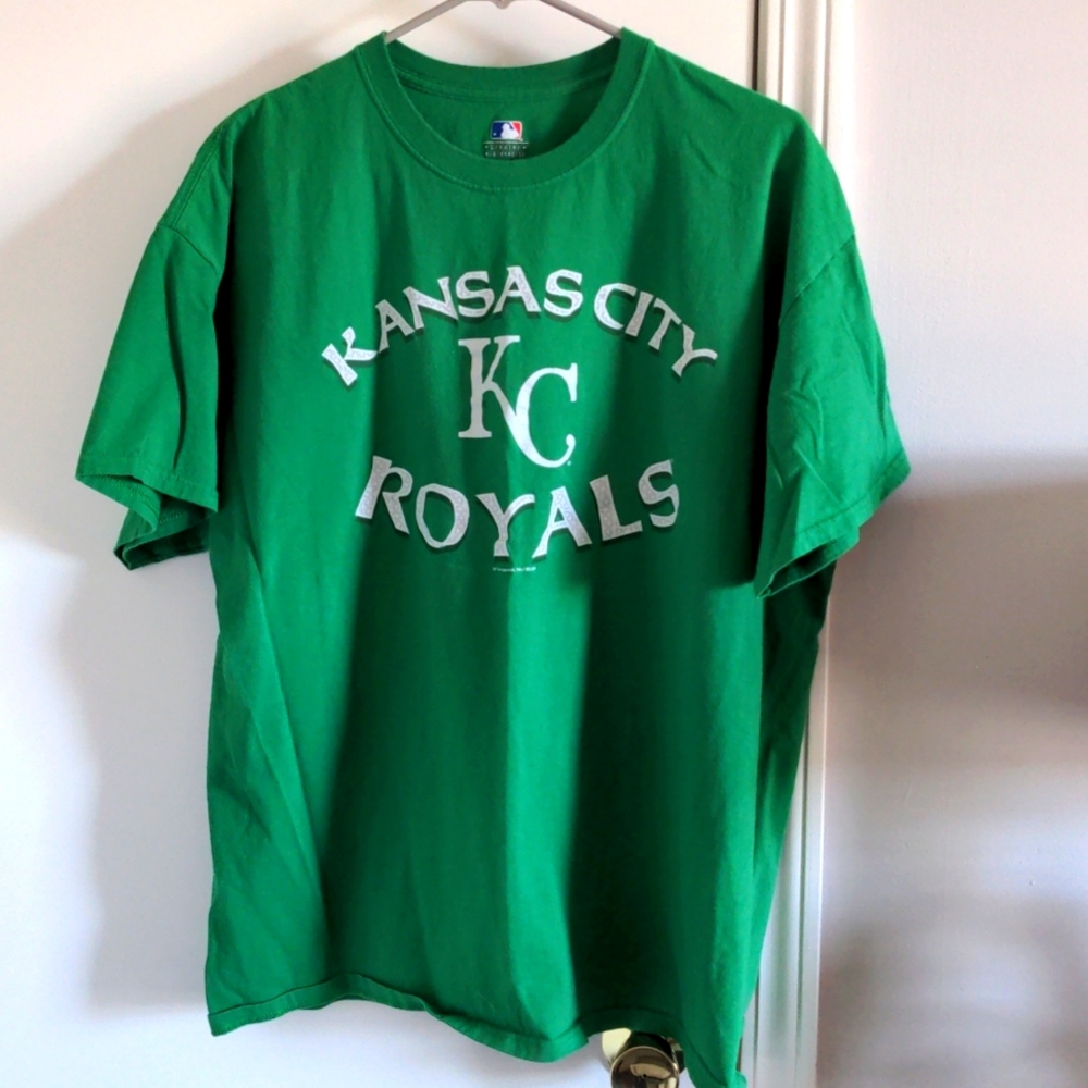 Men’s KC Royals green tshirt